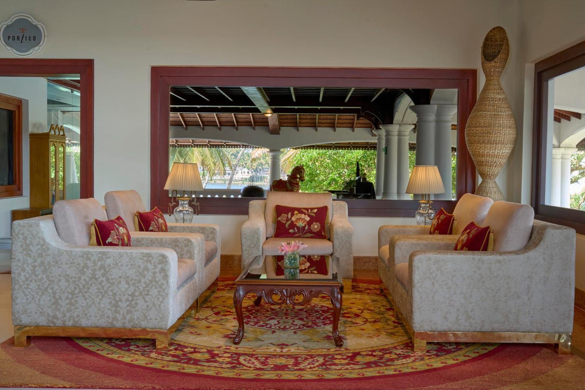 The Leela Ashtamudi, A Raviz Hotel Kollam Exterior photo The lobby of the hotel