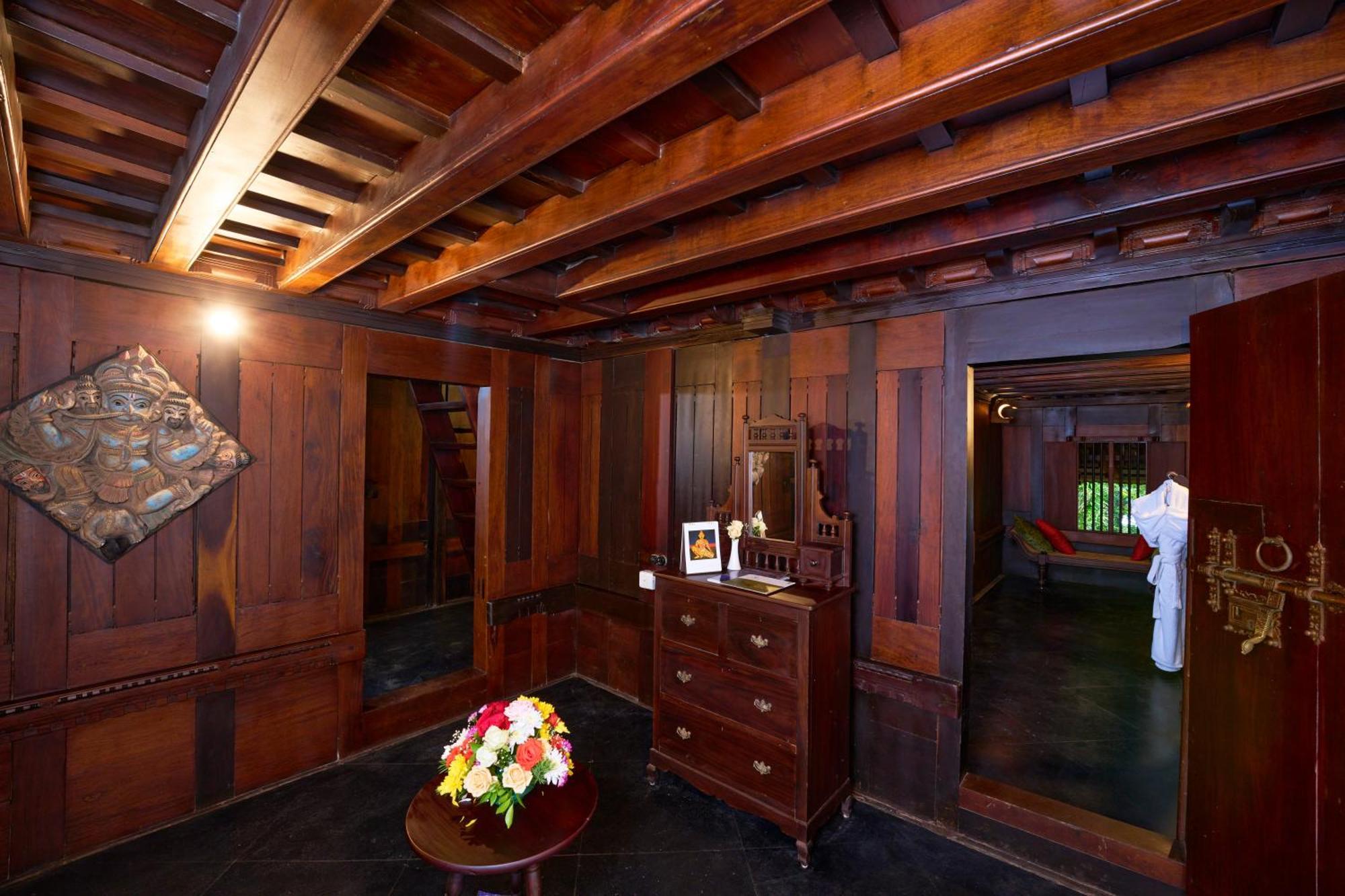 The Leela Ashtamudi, A Raviz Hotel Kollam Exterior photo Interior of the house