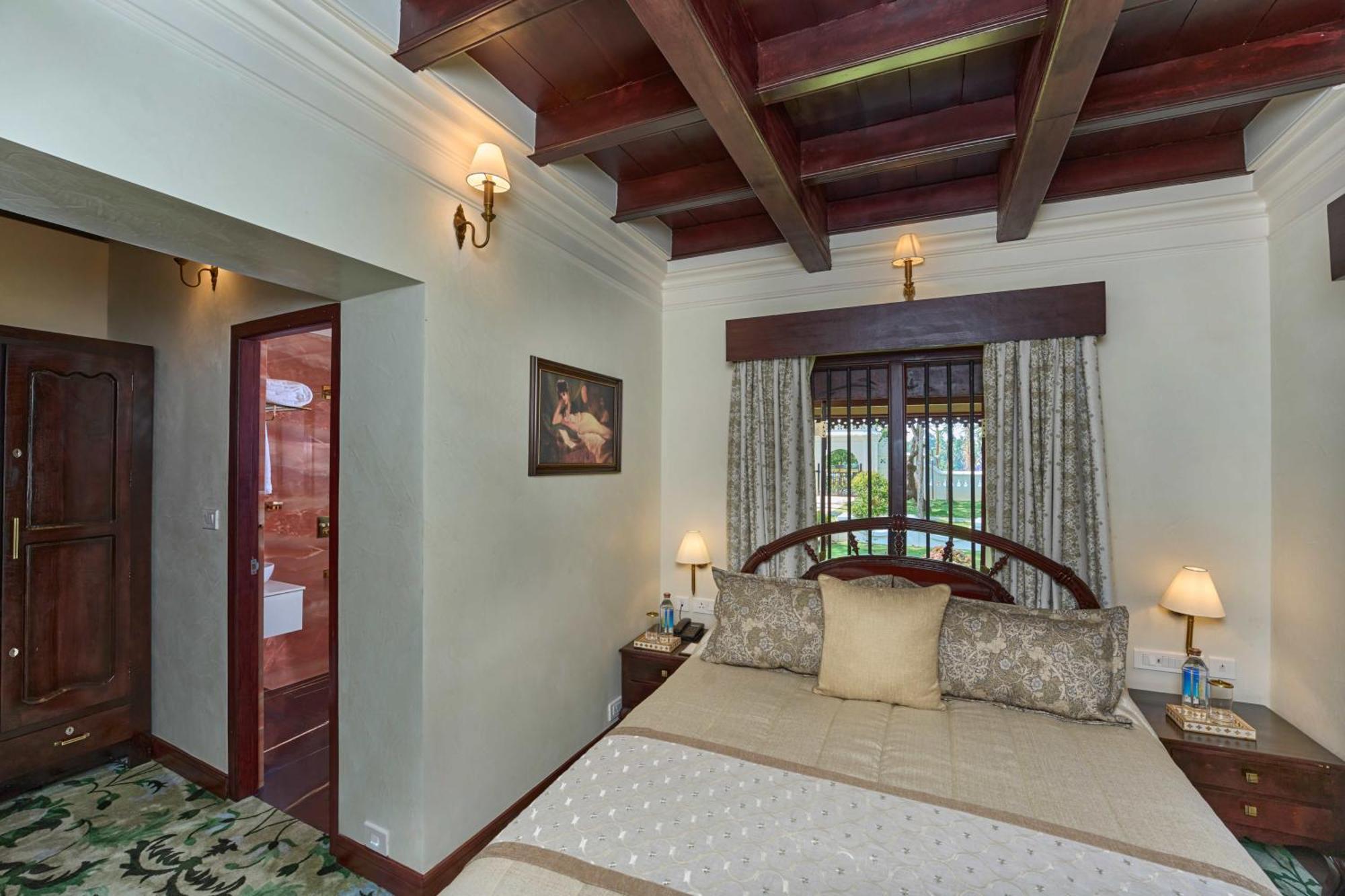 The Leela Ashtamudi, A Raviz Hotel Kollam Exterior photo A bedroom at the resort