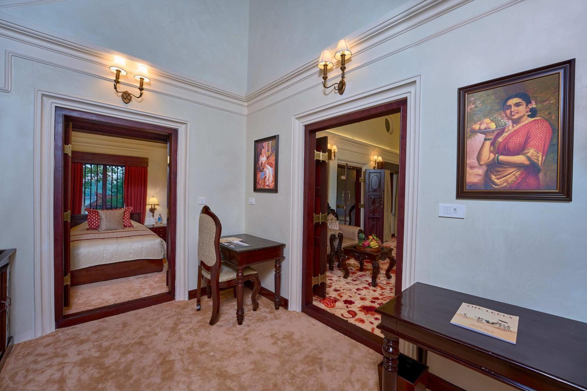 The Leela Ashtamudi, A Raviz Hotel Kollam Exterior photo A suite at the hotel