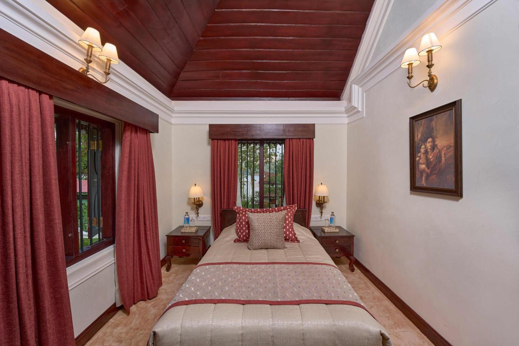 The Leela Ashtamudi, A Raviz Hotel Kollam Exterior photo A bedroom at the hotel